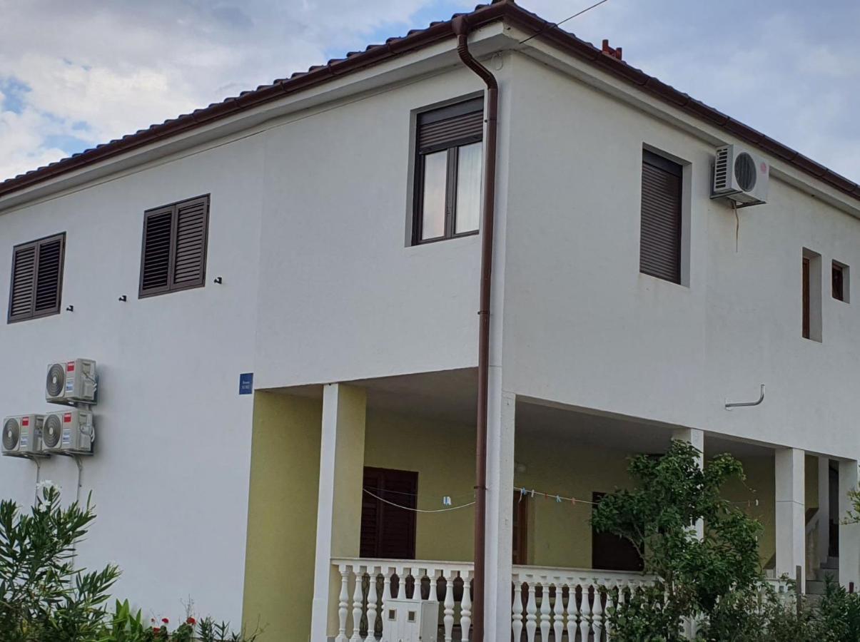 Holidey Home Jukic K Селине Екстериор снимка